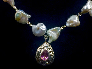 BOLD COLLECTION PEARL NECKLACE