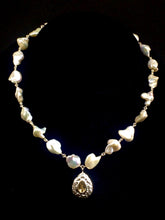 BOLD COLLECTION PEARL NECKLACE